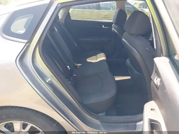 5XXGT4L30GG028585 2016 KIA OPTIMA - Image 8