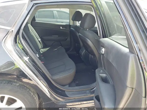5XXGT4L30GG031597 2016 KIA OPTIMA - Image 8