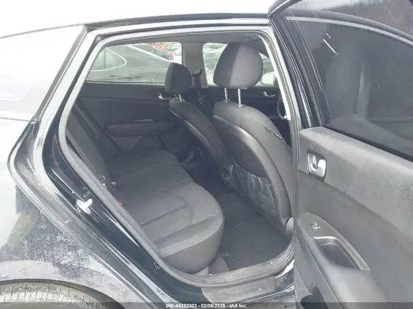 5XXGT4L30GG032619 2016 KIA OPTIMA - Image 8