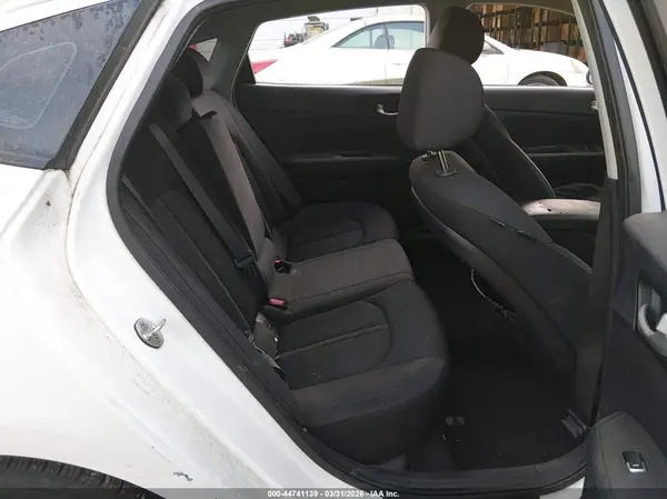 5XXGT4L30GG038615 2016 KIA OPTIMA - Image 8