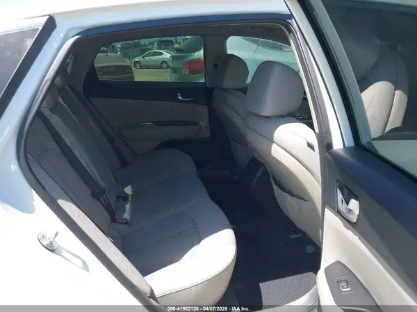 5XXGT4L30GG039814 2016 KIA OPTIMA - Image 8