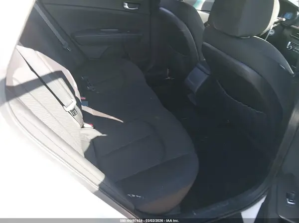5XXGT4L30GG039828 2016 KIA OPTIMA - Image 8