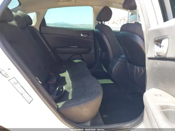 5XXGT4L30GG046035 2016 KIA OPTIMA - Image 8