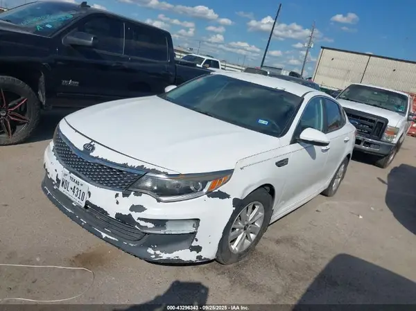 5XXGT4L30GG054765 2016 KIA OPTIMA - Image 2