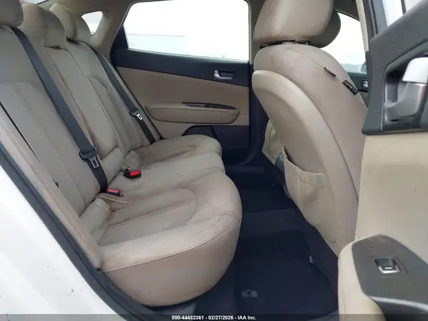 5XXGT4L30GG055866 2016 KIA OPTIMA - Image 8