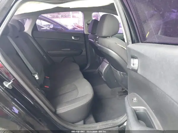 5XXGT4L30GG058329 2016 KIA OPTIMA - Image 8