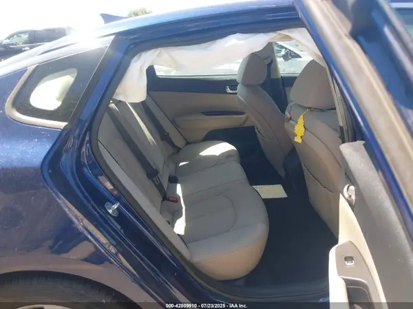 5XXGT4L30GG061019 2016 KIA OPTIMA - Image 8