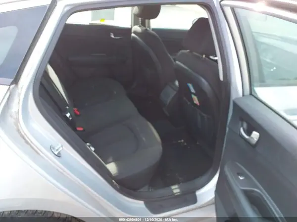 5XXGT4L30GG072022 2016 KIA OPTIMA - Image 8