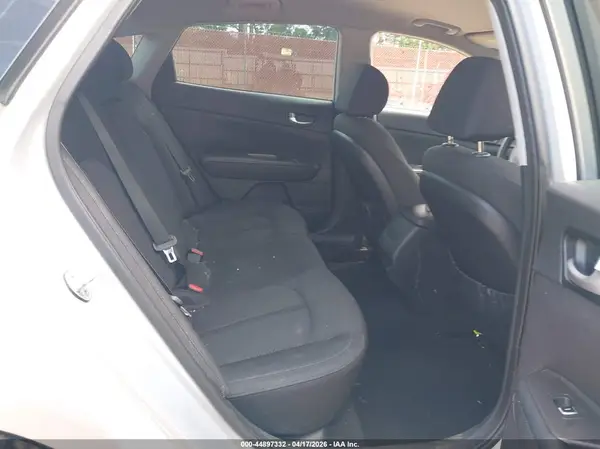 5XXGT4L30GG074336 2016 KIA OPTIMA - Image 8