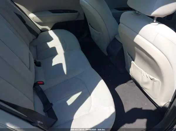 5XXGT4L30GG076829 2016 KIA OPTIMA - Image 8