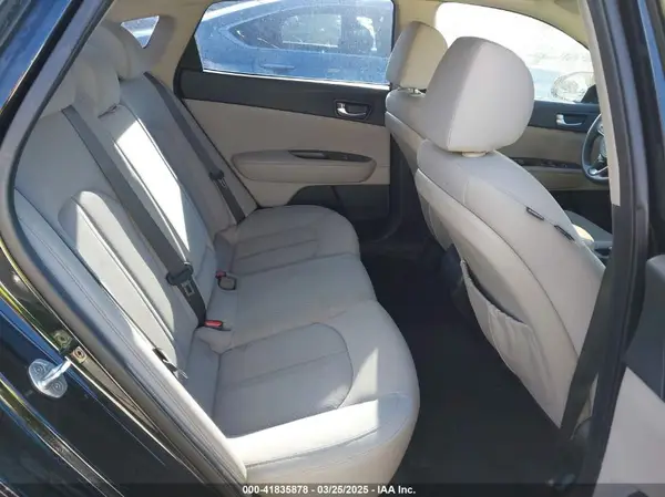 5XXGT4L30GG076989 2016 KIA OPTIMA - Image 8