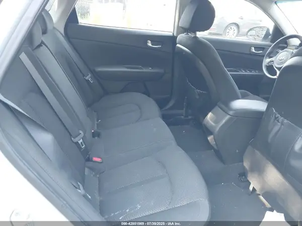 5XXGT4L30GG082887 2016 KIA OPTIMA - Image 8
