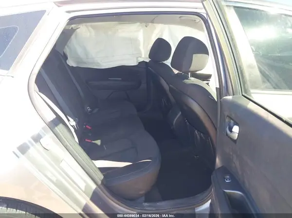 5XXGT4L30GG083697 2016 KIA OPTIMA - Image 8