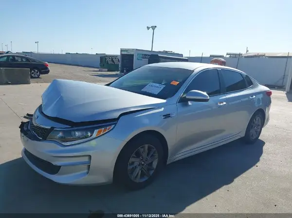 5XXGT4L30GG084543 2016 KIA OPTIMA - Image 2