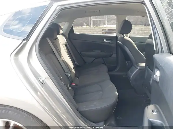 5XXGT4L30GG094408 2016 KIA OPTIMA - Image 8