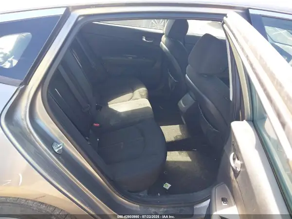 5XXGT4L30GG097762 2016 KIA OPTIMA - Image 8