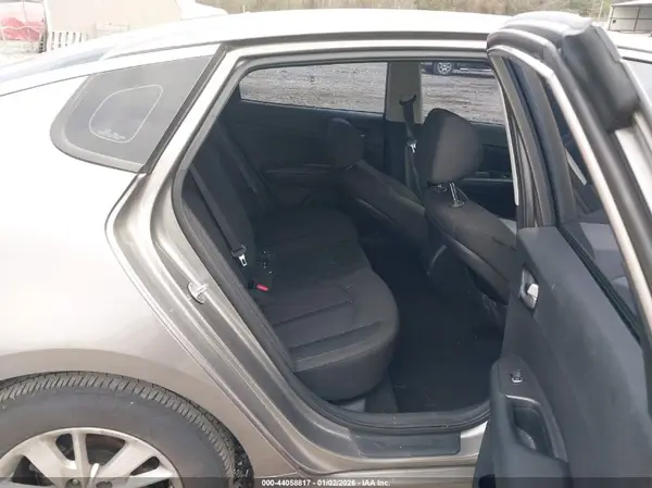 5XXGT4L30GG099270 2016 KIA OPTIMA - Image 8