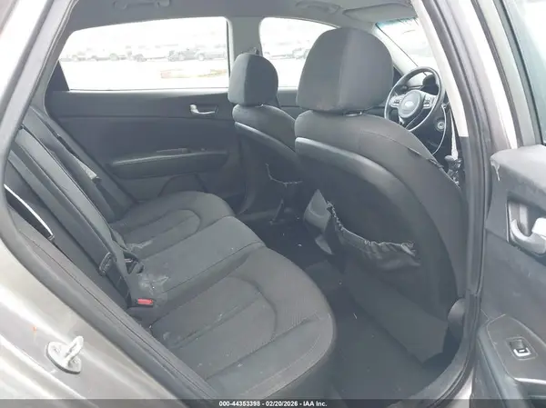5XXGT4L30GG100305 2016 KIA OPTIMA - Image 8