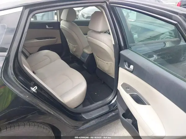 5XXGT4L30GG105195 2016 KIA OPTIMA - Image 8