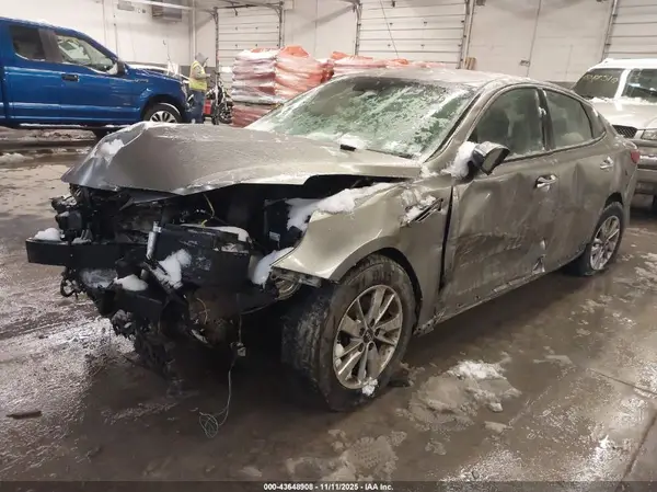 5XXGT4L30GG109490 2016 KIA OPTIMA - Image 2