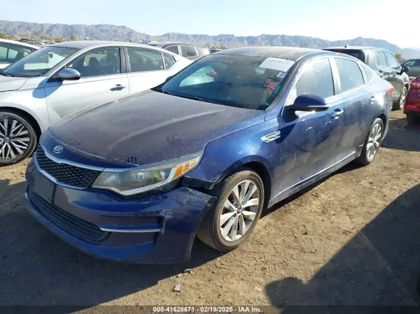 5XXGT4L30HG125710 2017 KIA OPTIMA - Image 2