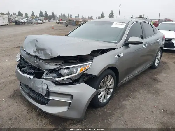 5XXGT4L30HG128381 2017 KIA OPTIMA - Image 2
