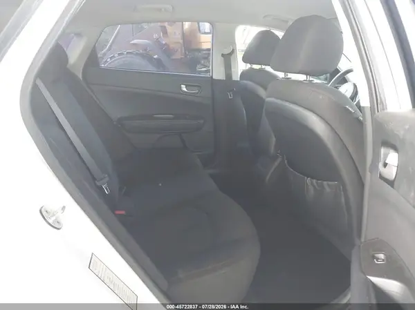 5XXGT4L30HG133631 2017 KIA OPTIMA - Image 8