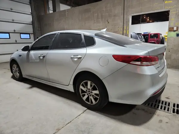 5XXGT4L30HG134293 2017 KIA OPTIMA - Image 2