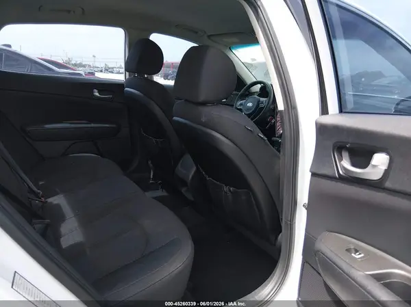 5XXGT4L30HG139624 2017 KIA OPTIMA - Image 8