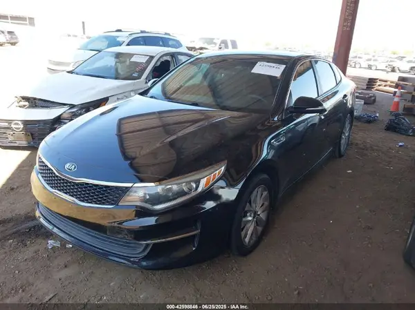 5XXGT4L30HG140496 2017 KIA OPTIMA - Image 2