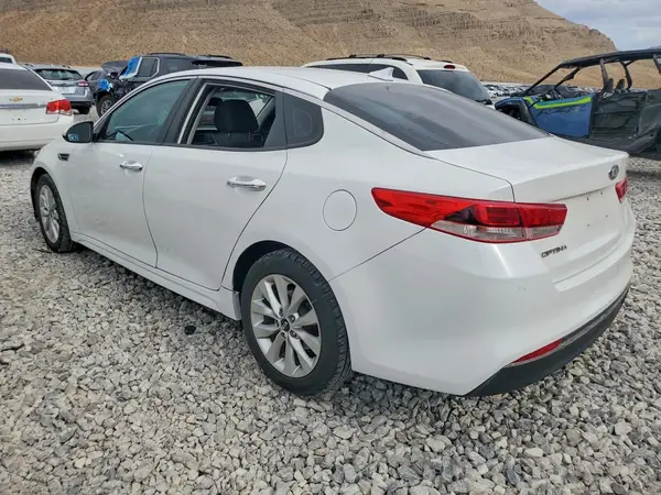5XXGT4L30HG140840 2017 KIA OPTIMA - Image 2