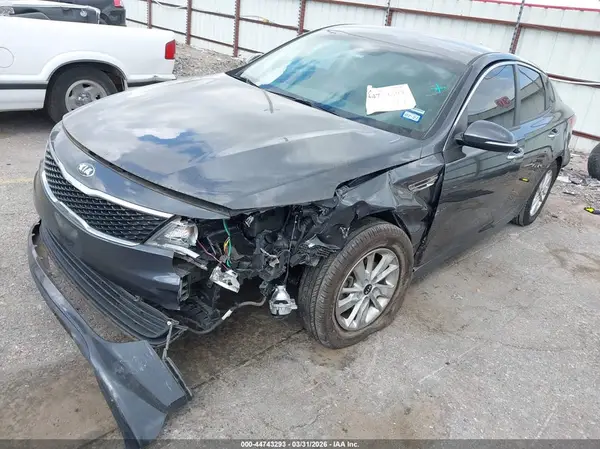 5XXGT4L30HG144998 2017 KIA OPTIMA - Image 2