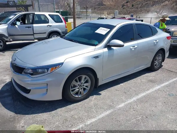 5XXGT4L30HG146962 2017 KIA OPTIMA - Image 2