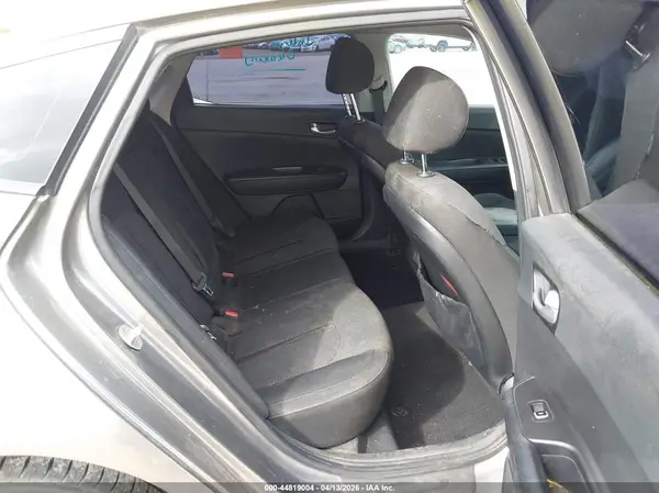 5XXGT4L30HG147528 2017 KIA OPTIMA - Image 8
