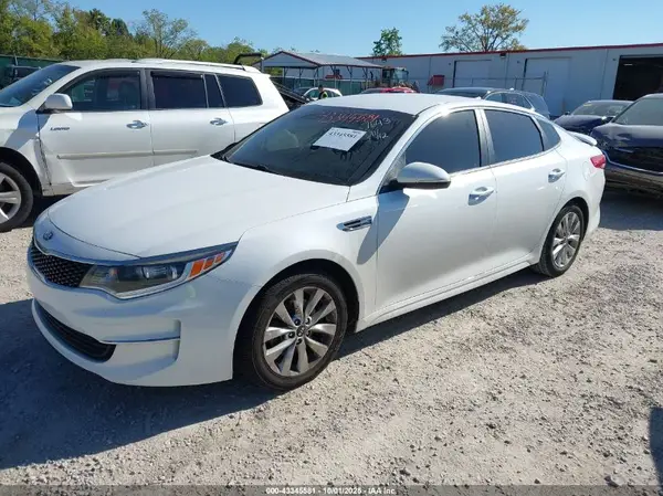 5XXGT4L30HG147643 2017 KIA OPTIMA - Image 2
