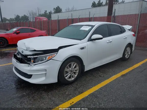 5XXGT4L30HG152955 2017 KIA OPTIMA - Image 2