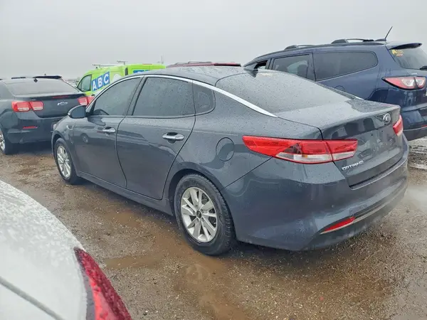 5XXGT4L30HG153703 2017 KIA OPTIMA - Image 2