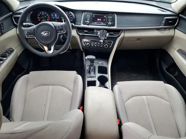 5XXGT4L30HG153703 2017 KIA OPTIMA - Image 8