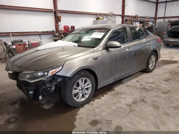 5XXGT4L30HG156245 2017 KIA OPTIMA - Image 2
