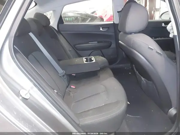 5XXGT4L30HG156245 2017 KIA OPTIMA - Image 8