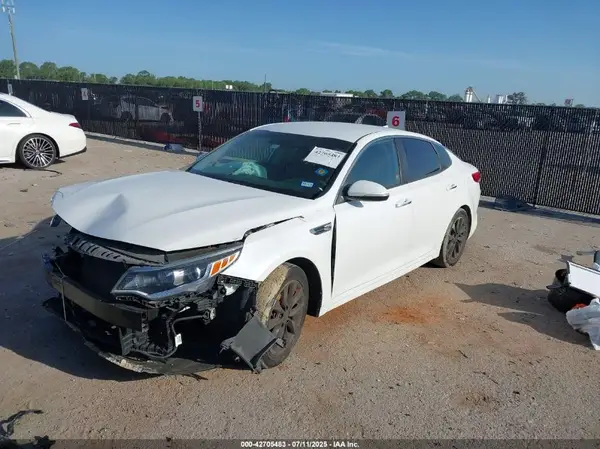 5XXGT4L30HG161333 2017 KIA OPTIMA - Image 2
