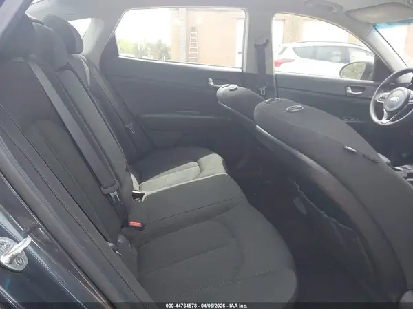 5XXGT4L30HG164152 2017 KIA OPTIMA - Image 8