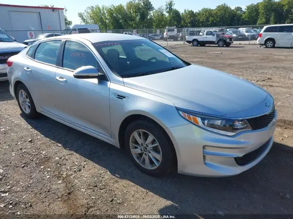 5XXGT4L30HG167620 2017 KIA OPTIMA - Image 1