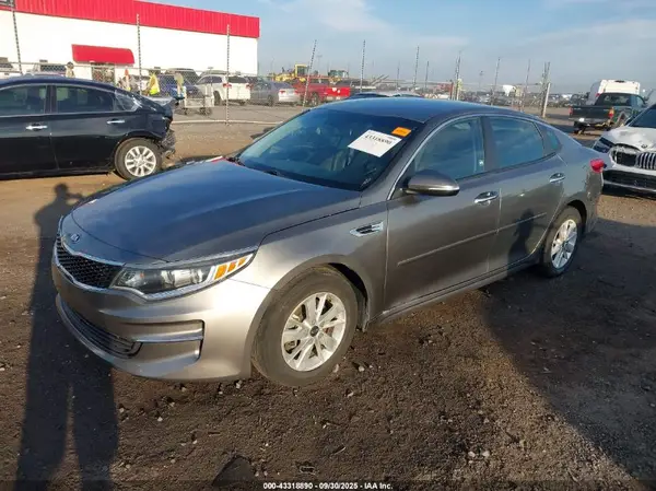 5XXGT4L30HG168895 2017 KIA OPTIMA - Image 2