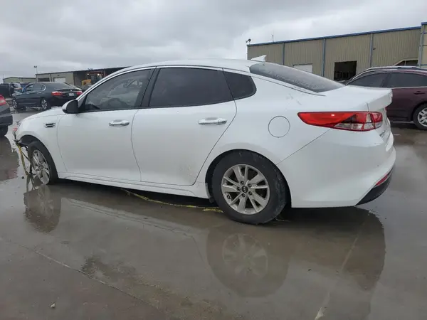 5XXGT4L30JG182026 2018 KIA OPTIMA - Image 2