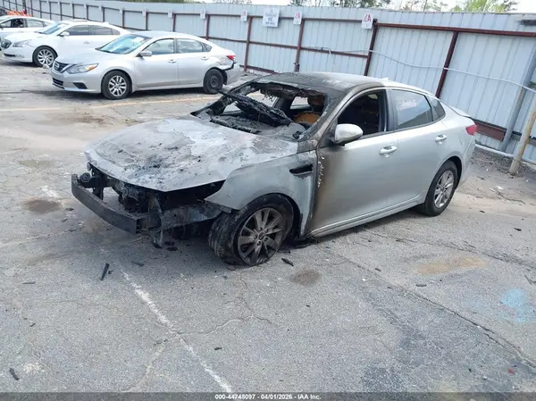 5XXGT4L30JG182415 2018 KIA OPTIMA - Image 2