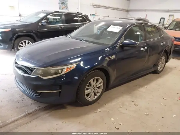 5XXGT4L30JG184391 2018 KIA OPTIMA - Image 2