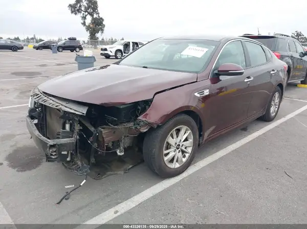5XXGT4L30JG185007 2018 KIA OPTIMA - Image 2
