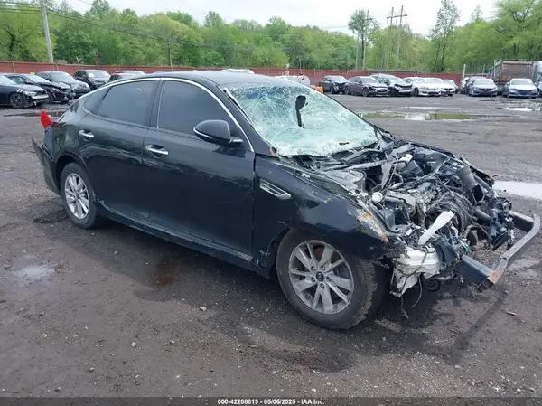 5XXGT4L30JG185122 2018 KIA OPTIMA - Image 1