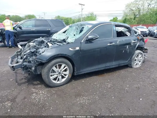 5XXGT4L30JG185122 2018 KIA OPTIMA - Image 2